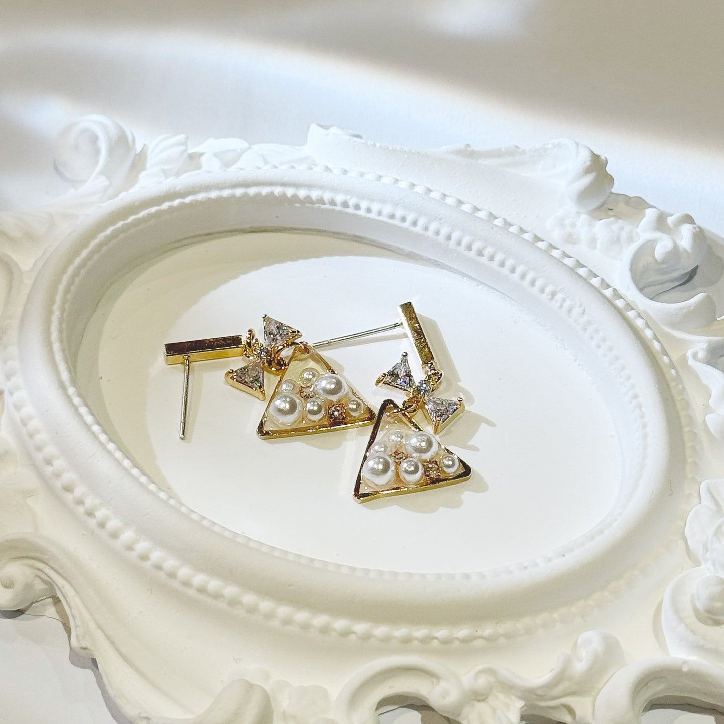 Bow Tie & Pearls Ear Rings